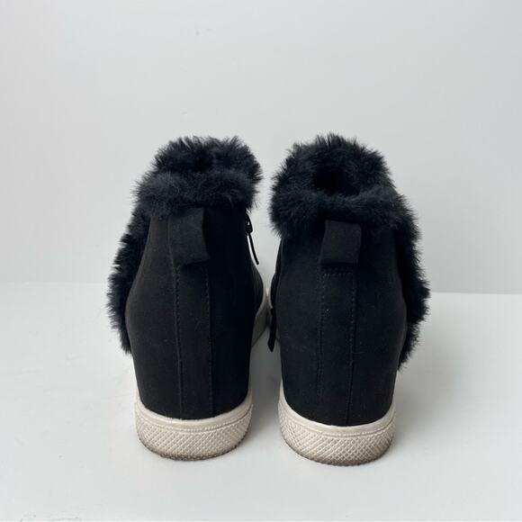 Torrid Faux Suede Fur Trim Sneaker Wedge Black
Ankle Booties 9.5WW - Picture 6 of 11